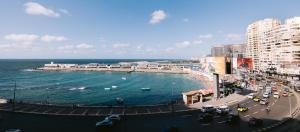 Al Corniche Residence Sea View