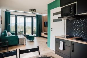 Folwark Soblówka - Domek Szmaragd oraz Bursztyn z sauną i widokiem na góry