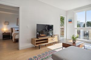 Playa Vista 1 BR w Work Setup by Anyplace - 11637