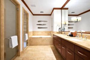 Kapalua Bay Resort 2 Free Cars KBM Resorts Ocean Views 2 Multi-Listing Units 6 Bedroom MON ML-3815