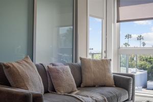 WeHo 1 BR w Work Setup by Anyplace - 11703