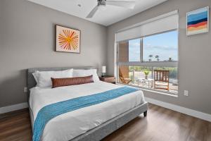 WeHo 1 BR w Work Setup by Anyplace - 11703