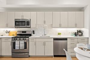 Playa Vista 1 BR w Work Setup by Anyplace - 11671