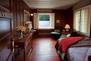 Double Room with Shared Bathroom - No Pets Allowed room in Lake Crescent Lodge
