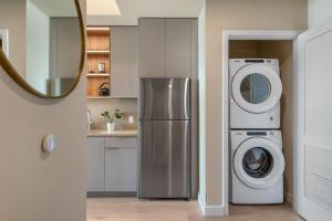 WeHo Studio w Work Setup by Anyplace - 11714