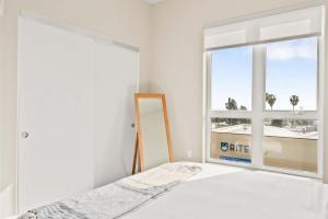 WeHo 1 BR w Work Setup by Anyplace - 11744