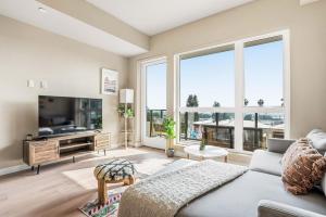 WeHo 1 BR w Work Setup by Anyplace - 11744