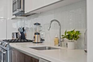 Beverly Grove 1 BR w Work Setup by Anyplace - 11759