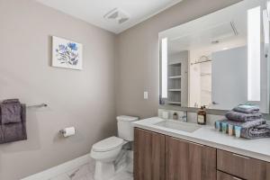 WeHo Junior 1 BR w Work Setup by Anyplace - 11762