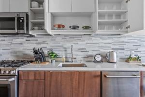 WeHo Junior 1 BR w Work Setup by Anyplace - 11762