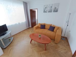 Regal Apartment perfect center