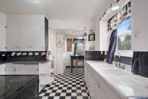 Serendipity Cottage just blocks from Clark College