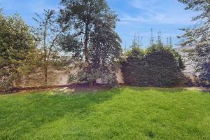 Creekwood - 200 Pebble Dr #205