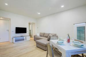 Patty Apartment in Laveno Center & Walk-to-Lake - Happy Rentals