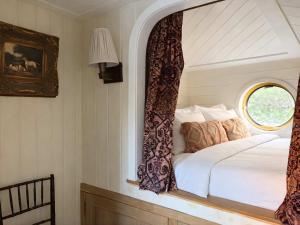 The Arts Barge