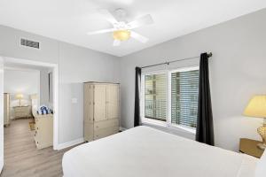 Gulf-Front Condo! Pools! Balcony! Beach Access