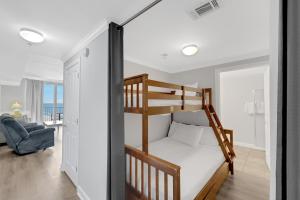 Gulf-Front Condo! Pools! Balcony! Beach Access