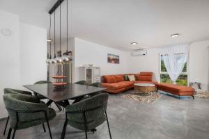 Apartment with A - C in Malinska-Insel Krk 57368