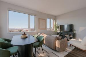 Polk-Premium 2B2B Suite NYC Skyline 20 mins to NYC