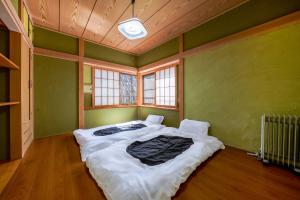 マイカーリン3 - MYKARIN 3-stay in a private 1,400-square-foot villa by the imperial palace for up to 14 guests, featuring a roofed bbq deck for forest bathing in any weather