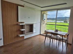 Nuevo y moderno Apto con Vista al lago Sochagota