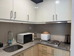 HomeMadeLuxury 180-Degree Seaview 1BR 2 Pools Next to Okada Airports MOA