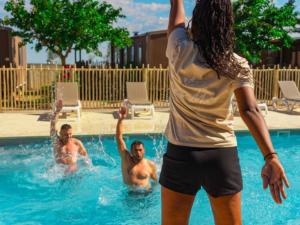 Mobil home, animaux admis, clim - 6 pers. - API-1-52-2195