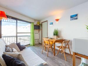 Appartement 4 pers. proche pistes de ski avec vue - FR-1-296-531