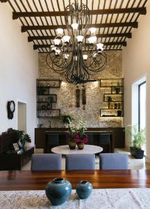 Casa Santian - Colonial Mansion near Paseo Montejo & Gastronomic Corridor