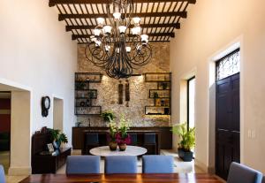 Casa Santian - Colonial Mansion near Paseo Montejo & Gastronomic Corridor