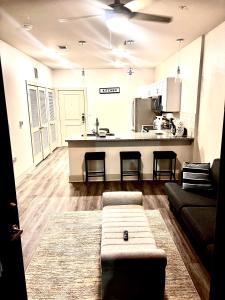 New! 1 Bed 1 Bath Medical Center NRG Area Middle of Everywhere