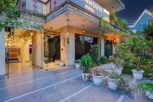 Townhouse Sector 47 Near Medanta