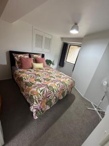 Central Glenview Hideaway