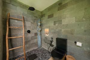 2BR Villa with Rice Field & Mountain Views Sidemen