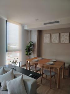 Margot Premier Apartment