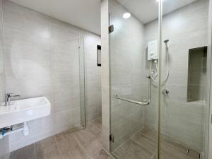 Cozy Luxury Couple Suite at Tropicana Metropark