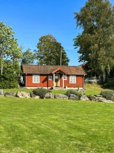 1929 Cottage With Views Of Lygnösjön