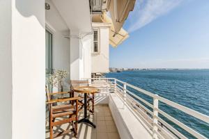 Baobloom Horizon - Seafront Apartment in the heart of Thessaloniki