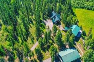 Dog Creek Lodge Near Whitefish, MT