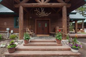 Dog Creek Lodge Near Whitefish, MT