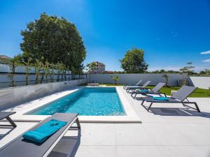 Villa in Pula near Hidrobaza Beach
