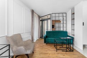 Limanowskiego Modern Loft Apartment by BookingHost