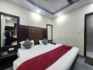 Satyam Hotel