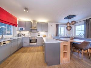 Mountain Apartment in Saalbach for 8