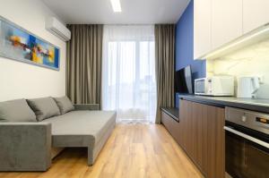 4-166 Yaroslaviv Grad, Bulvarno Kudriavska 17, Kyiv centre, Golden Gate metro nearby, fantastic city view, 15 kW backup power, Petrovdom Apartment