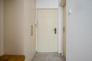 Poznańska Downtown Signature Studio by BookingHost