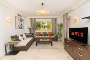 Cozy 2-bedroom apartment & pool & wifi