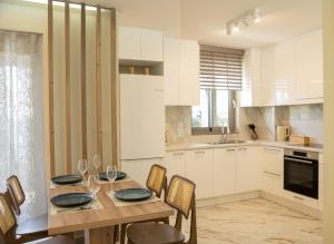 GET Seaside Vibe Apartment Loutraki