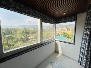 City Glow Retreat