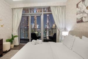 FIRST CLASS 2BR Burj Khalifa & Downtown Views